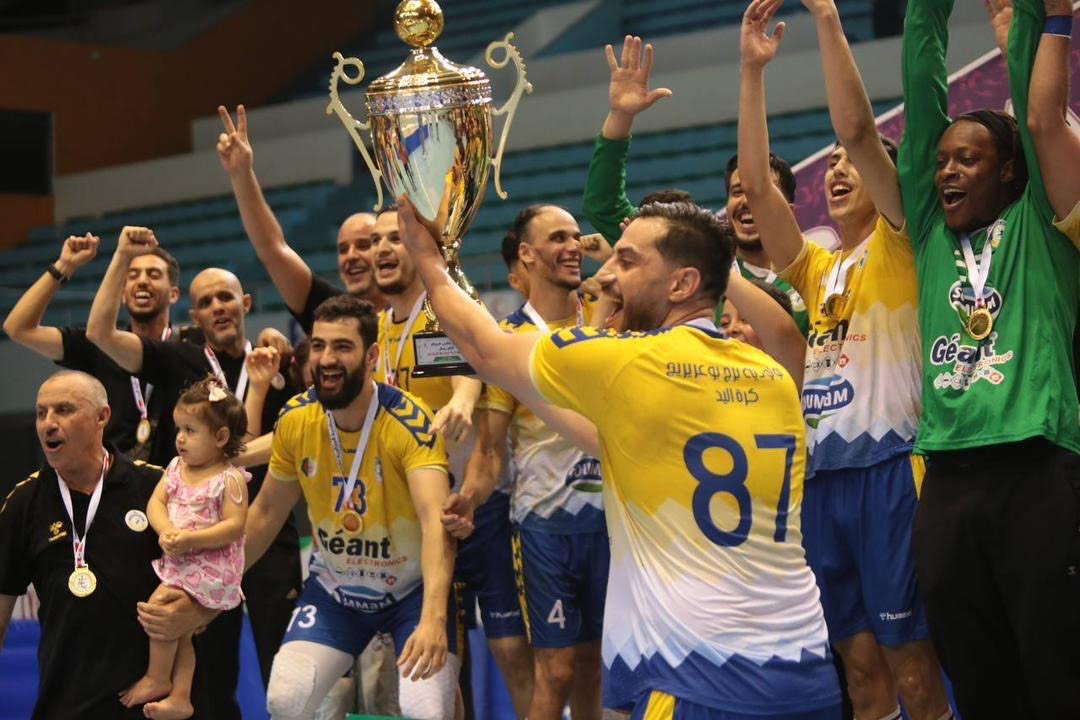 عُرف بانضباطه وروحه القتالية مع المنتخب الوطني لكرة اليد: محمد لودف.. مسيــرة نجــم تألـق قـارياً وعربياً